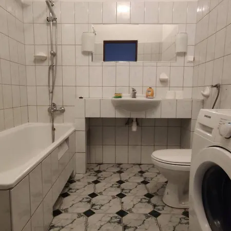 Aparttrans Botanic Garden Apartment